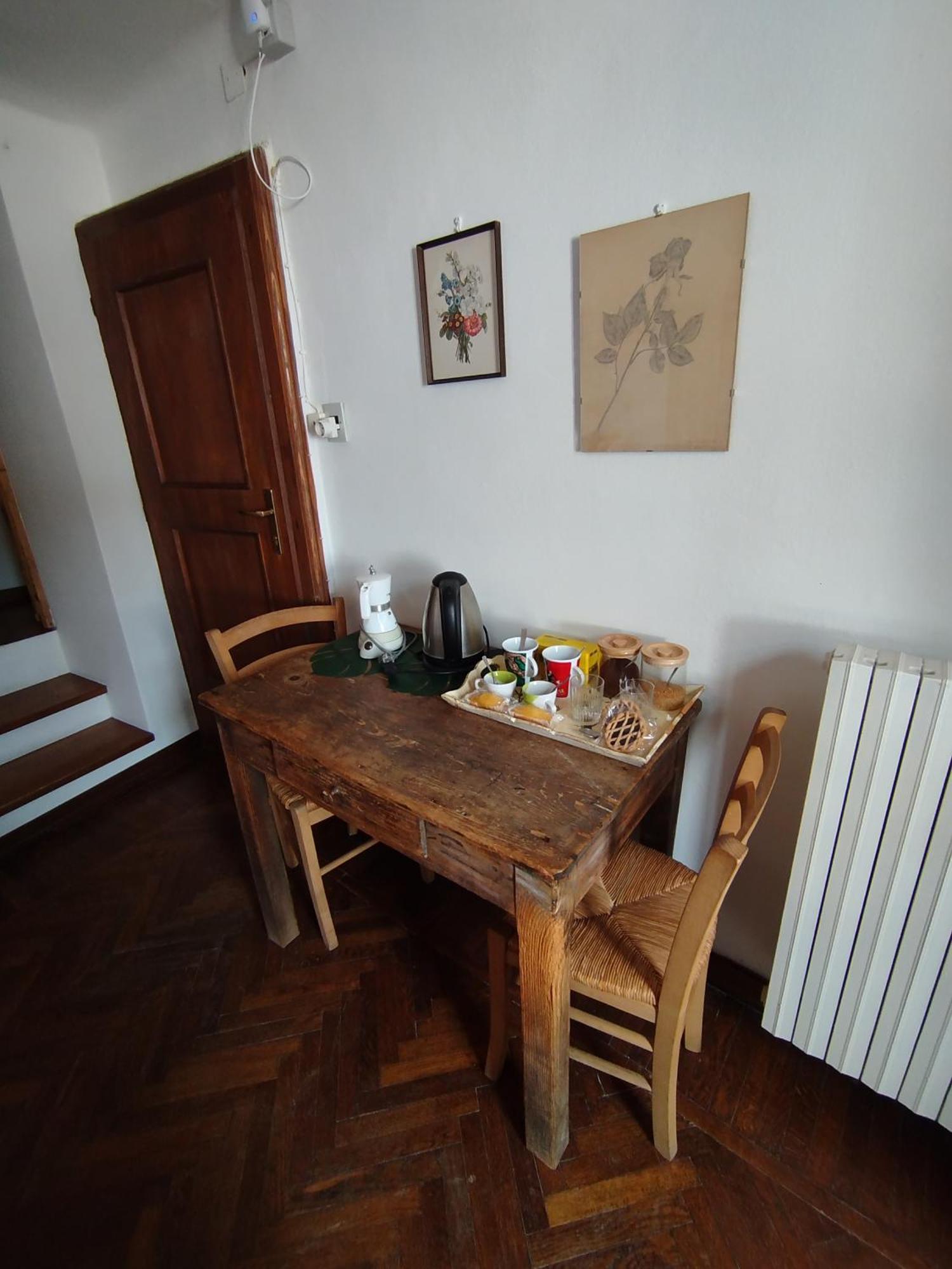 La Corte Del Poeta Arcumeggia Habitación foto